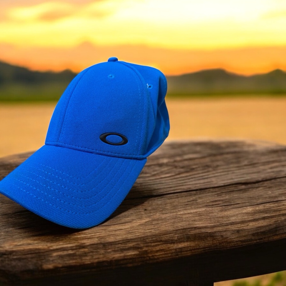 Classic Oakley Flex Blue hat size small